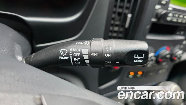 Hyundai Starex 2011 — photo 24