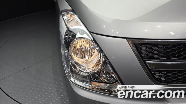 Hyundai Starex 2011 — photo 8