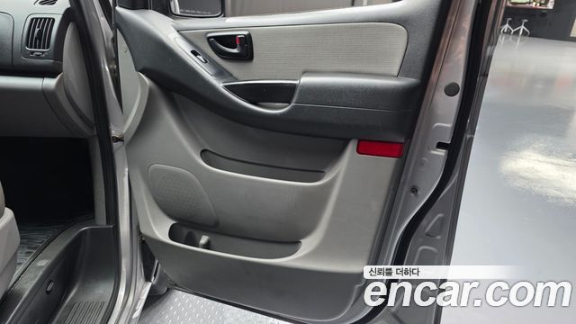 Hyundai Starex 2011 — photo 15