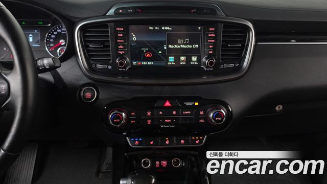 Kia Sorento 2016 — photo 18