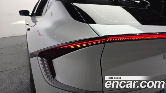 Kia EV6 2022 — photo 9