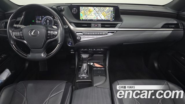 Lexus ES 2019 — photo 7