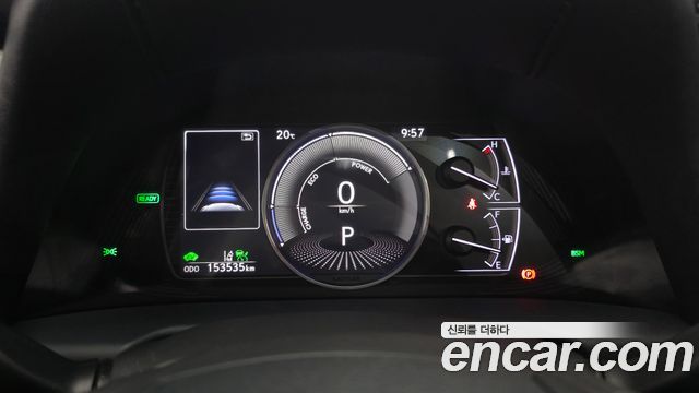 Lexus ES 2019 — photo 8