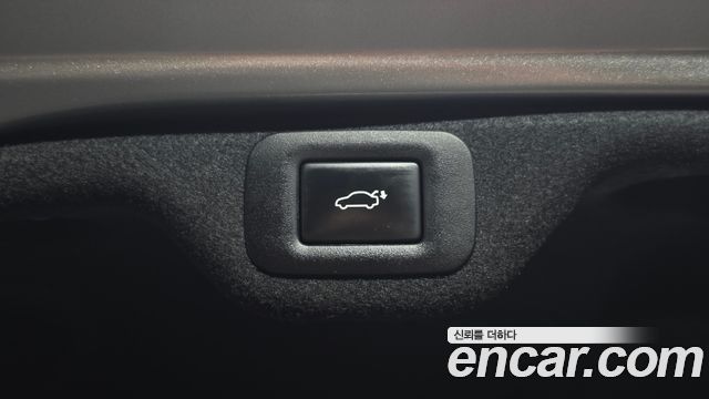 Lexus ES 2019 — photo 20