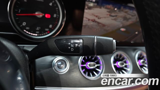 Mercedes-Benz E-Class 2019 — photo 12