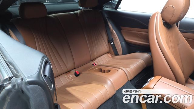 Mercedes-Benz E-Class 2019 — photo 17