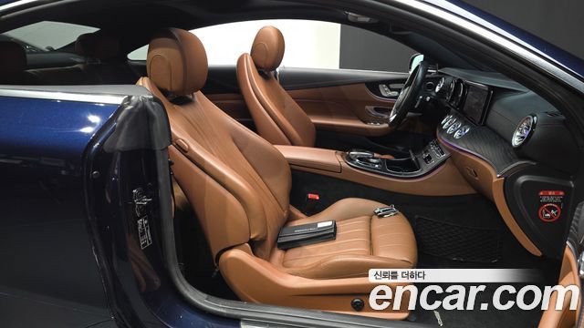 Mercedes-Benz E-Class 2019 — photo 18
