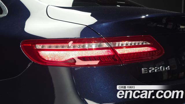 Mercedes-Benz E-Class 2019 — photo 9