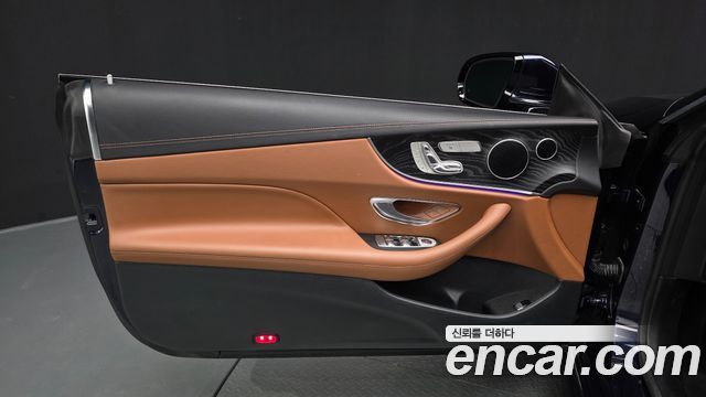 Mercedes-Benz E-Class 2019 — photo 14