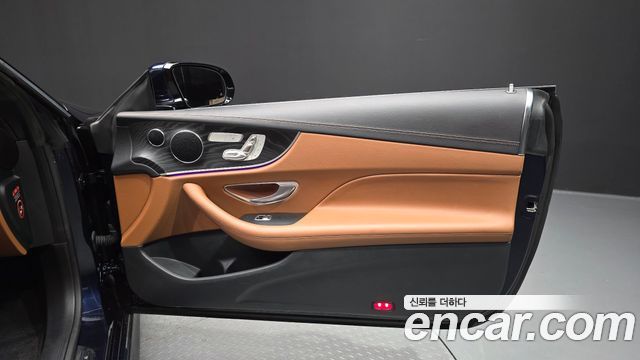 Mercedes-Benz E-Class 2019 — photo 15
