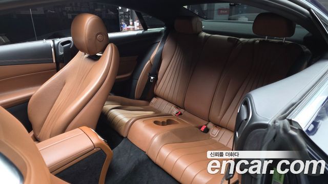 Mercedes-Benz E-Class 2019 — photo 16