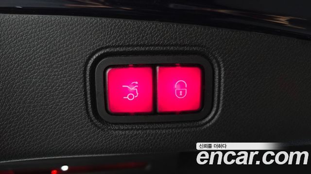 Mercedes-Benz E-Class 2019 — photo 27