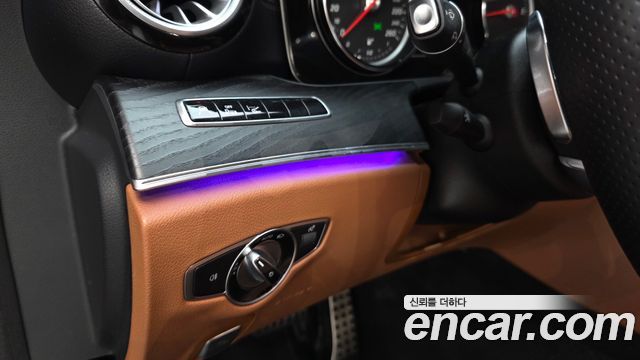 Mercedes-Benz E-Class 2019 — photo 29
