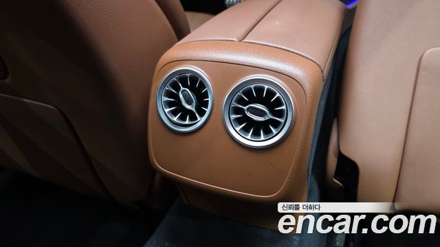 Mercedes-Benz E-Class 2019 — photo 31