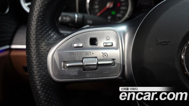 Mercedes-Benz E-Class 2019 — photo 32