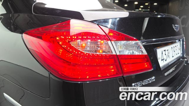 Hyundai Genesis 2014 — photo 9