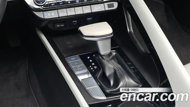 Hyundai AVANTE 2021 — photo 12