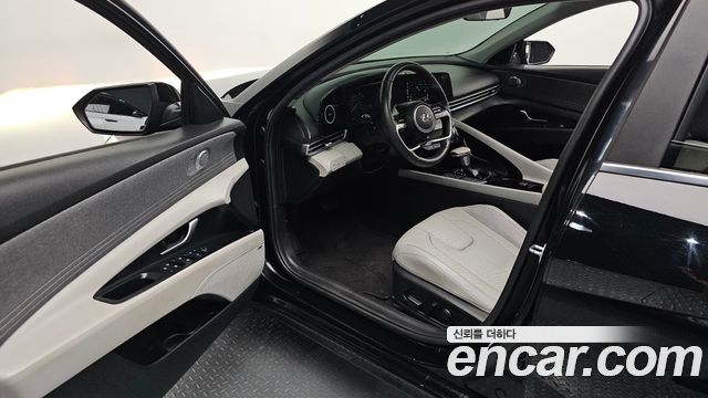 Hyundai AVANTE 2021 — photo 13