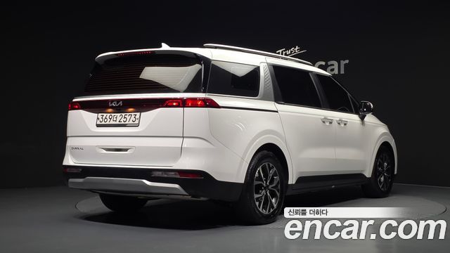 Kia Canival 2022 — photo 2