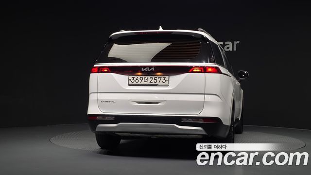 Kia Canival 2022 — photo 4