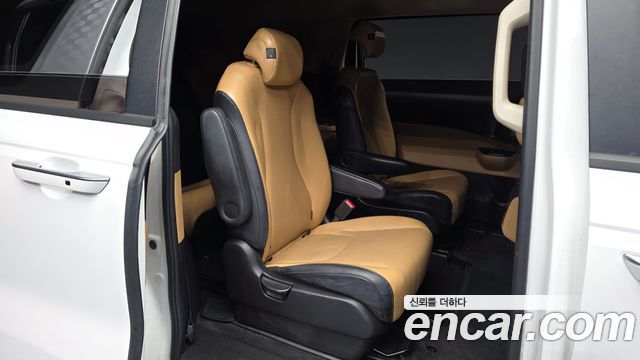 Kia Canival 2022 — photo 18