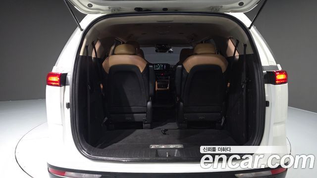 Kia Canival 2022 — photo 26