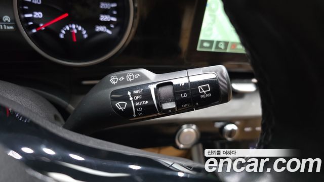 Kia Canival 2022 — photo 30