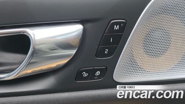 Volvo S60 2020 — photo 20