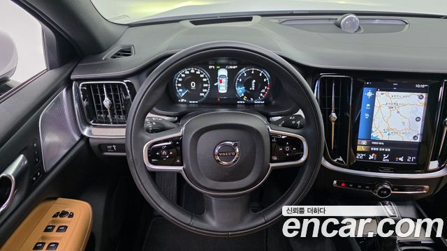 Volvo S60 2020 — photo 24