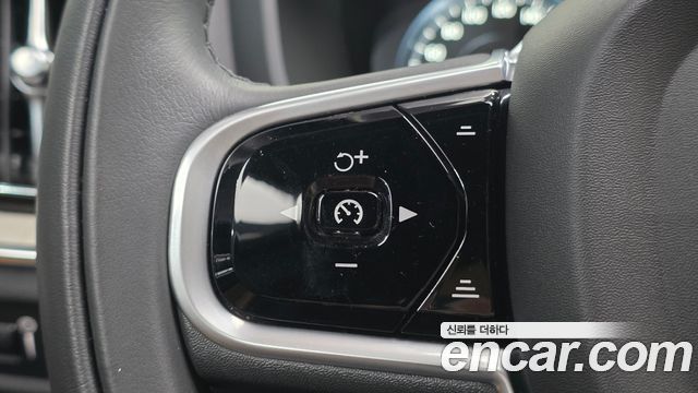 Volvo S60 2020 — photo 25