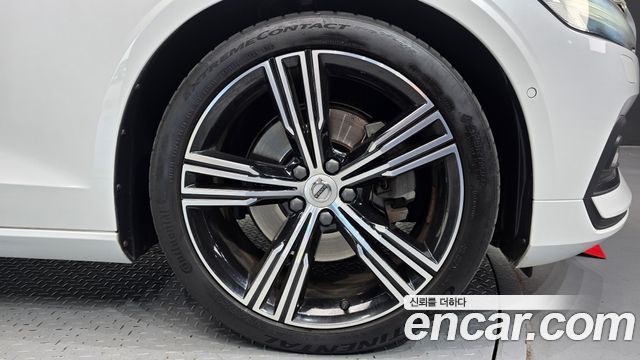Volvo S60 2020 — photo 7