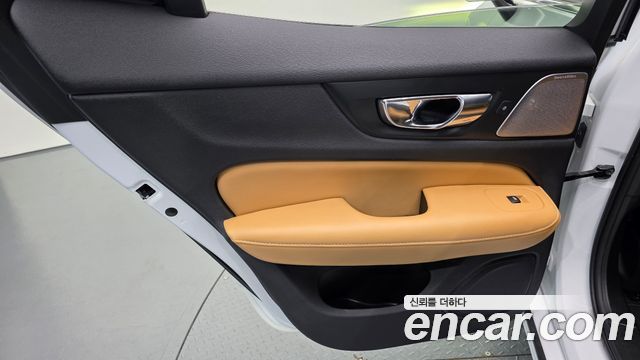 Volvo S60 2020 — photo 15