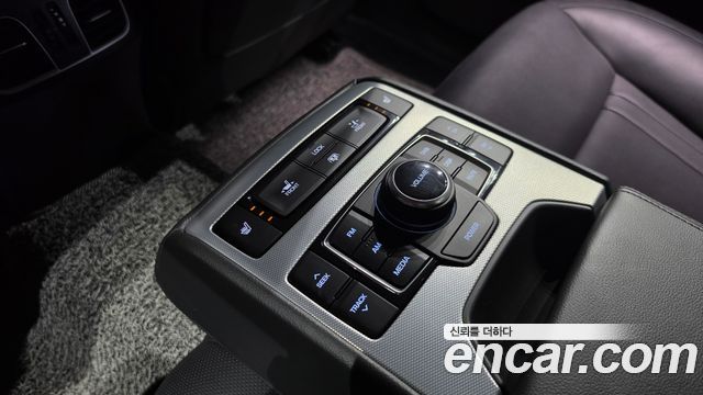 Genesis G80 2019 — photo 12