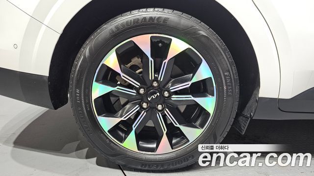 Kia Canival 2023 — photo 5