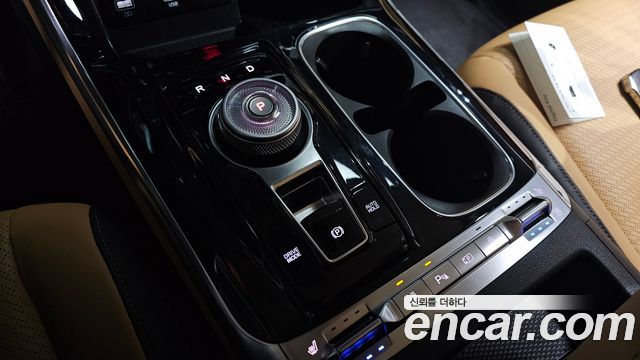 Kia Canival 2023 — photo 12