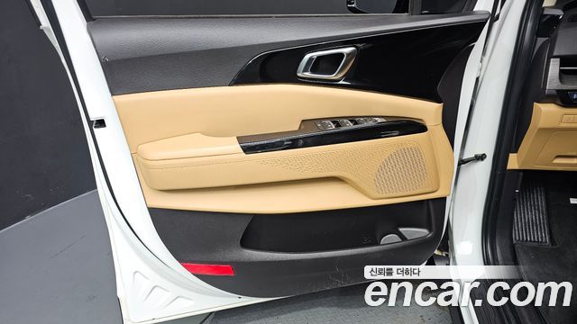 Kia Canival 2023 — photo 15