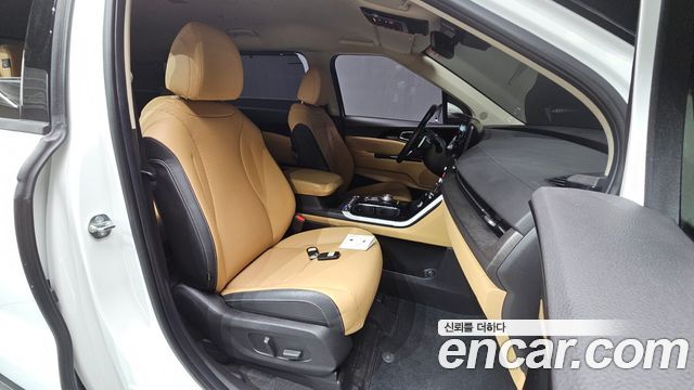 Kia Canival 2023 — photo 16
