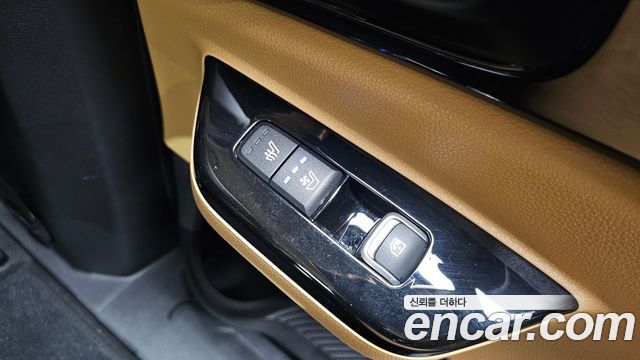 Kia Canival 2023 — photo 28