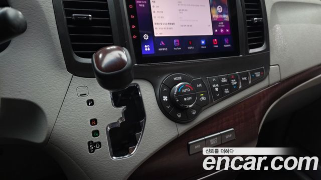 Toyota Sienna 2013 — photo 9