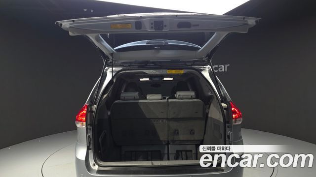 Toyota Sienna 2013 — photo 20