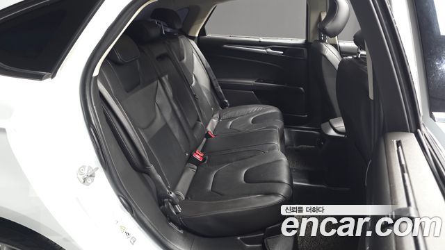 Ford Mondeo 2016 — photo 11