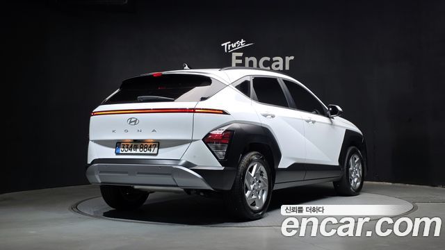Hyundai Kona 2023 — photo 2