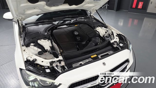 Mercedes-Benz C-Class 2022 — photo 6