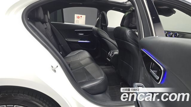 Mercedes-Benz C-Class 2022 — photo 18