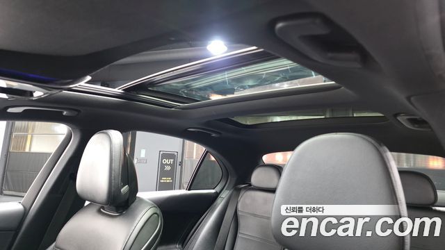 Mercedes-Benz C-Class 2022 — photo 24