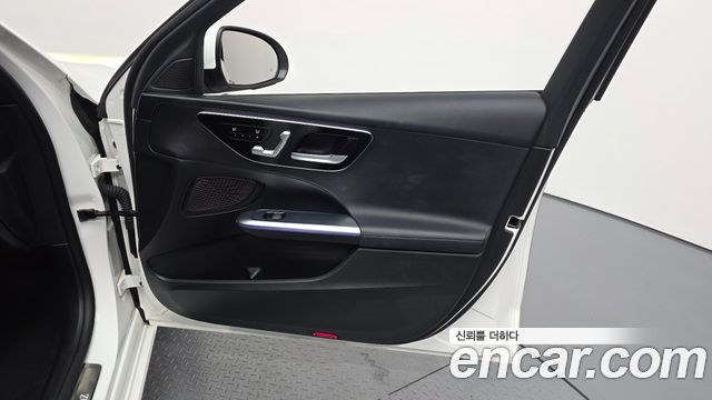 Mercedes-Benz C-Class 2022 — photo 14