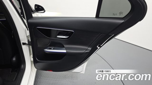 Mercedes-Benz C-Class 2022 — photo 15