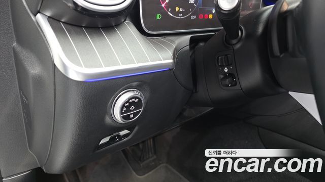 Mercedes-Benz C-Class 2022 — photo 28