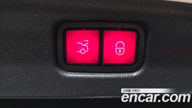 Mercedes-Benz C-Class 2022 — photo 29