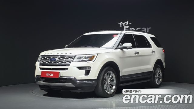 Ford Explorer 2018 — photo 1